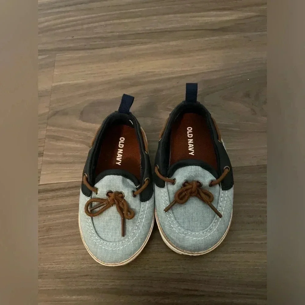 Old Navy Chambray blue with Navy boat shoes size 18-24 months